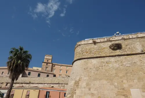 Alla scoperta di Cagliari, capoluogo della Sardegna: tra arte, storia e mare